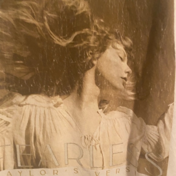 Fearless (Taylor’s Version) Album Tee - Picture 2 of 5